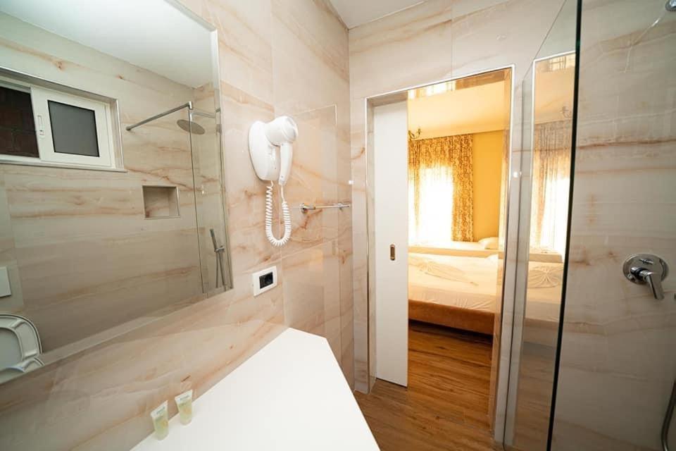 Hotel Vila Mare Durrës 外观 照片